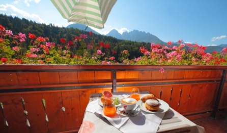Foto con colazione in terrazzo 